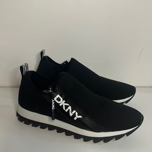 Slip on sneakers